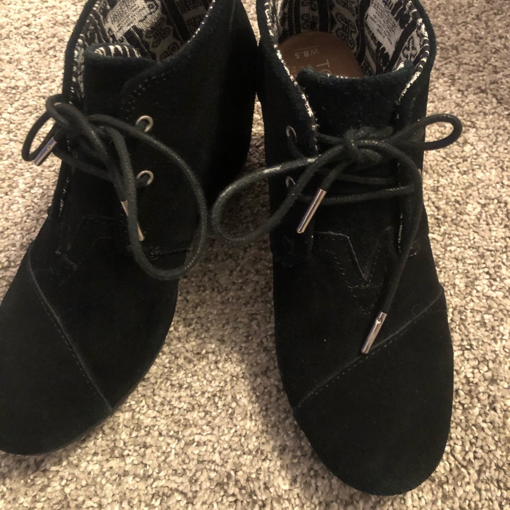Toms wedges